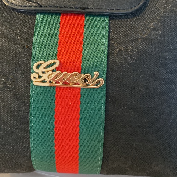 A small bag looks like Gucci - Picture 5 of 10